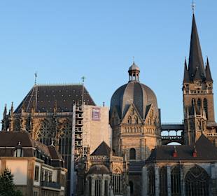 Blick vom Karlsgarten zum Dom