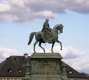 Дрезден. Памятник королю Иоганну