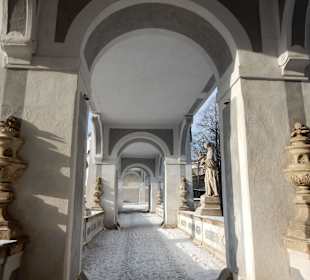 Durchgang mit Blick  auf Krumau