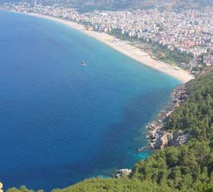 Ausblick auf den Cleopatrastrand von der Burg