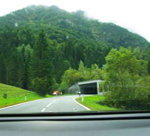 Schutztunnel immer wieder mal