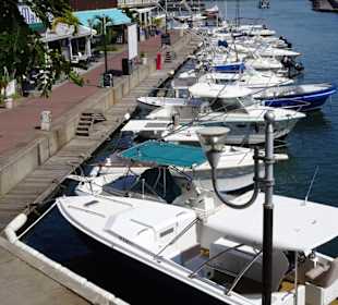 Impressionen aus dem Hafen von Saint Gilles