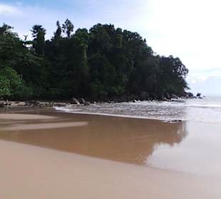 Small Sandy Beach im Lamru National Park