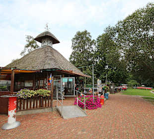 Kiosk mit der Uhr