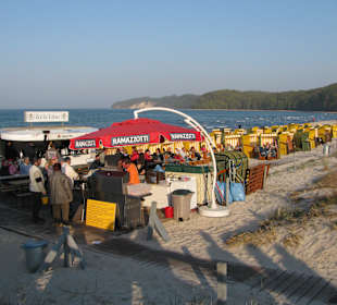 Strand mit Essen und Trinken