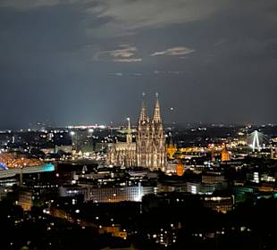 Köln by night!