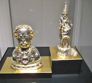 Büstenreliquiar und Reliquienfigur des Hl. Petrus