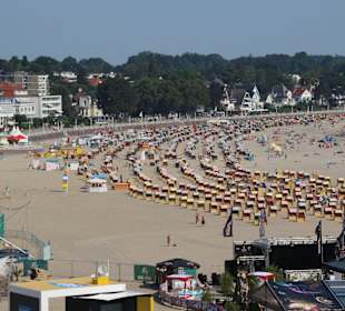 Der extrem breite Strand
