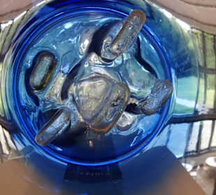 Exponate des Museums für Modernes Glas