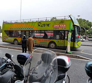 Busbahnhof vor dem Haupfbahnhof Termini