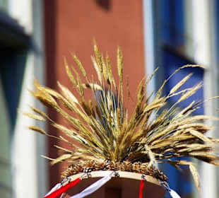 Volkstrachen Stadeln e.V.Erntedank m.Wasserrad