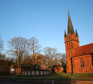 Ansicht Turm und Kriegerdenkmal