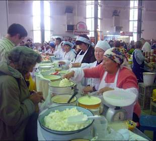 Sahne- und Quarkverkäuferinen