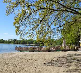 Strand und Gastronomie am Silbersee