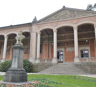 Kaiser Wilhelm Denkmal.vor der Trinkhalle