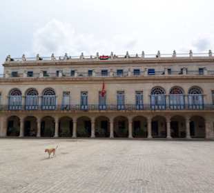 Hotel auf der Plaza de Armas