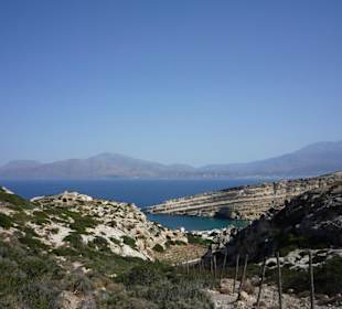 Ausblick vom Berg zum Red Beach runter