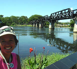 Einheimsche an der River Kwai Brücke