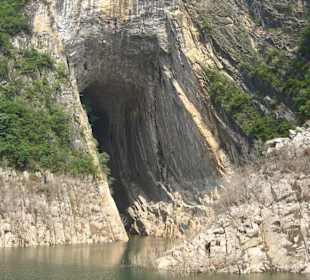 Eingang zur Tropfsteinhöhle