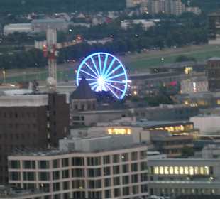 Nächtlicher Blick vom Rest. Osman30 zum Riesenrad