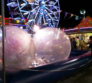 Luna Park im August Fahrgeschäft