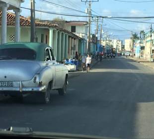 Road at Pinar del Rio