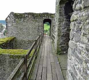 Auf der Stadtmauer in Conwy