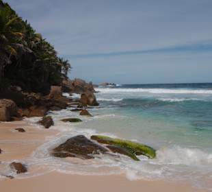 Steine am Rand der Police Bay