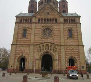 Aussenansicht DOM zu Speyer