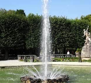 Die zentrale Fontaine im Mirabellgarten