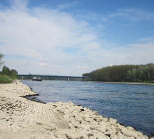 Promenade am Rhein in Germersheim