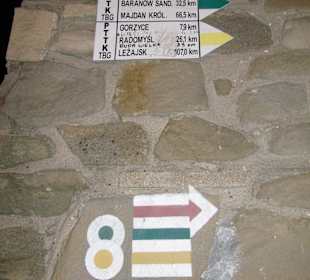 Oznakowanie PTTK na Starym Mieście 