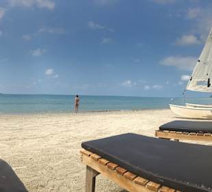 Familybar-neben den Strandliegen der Ramayanagäste