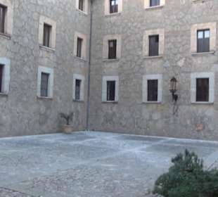 Plaza del Bisbe Campins