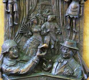 Die berühmte Denkmaltafen gleich beim Uerige.