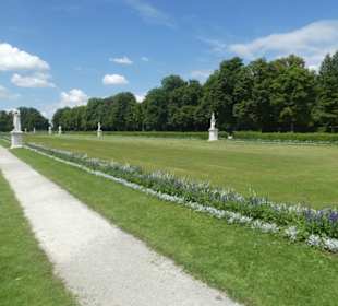 Götter und Göttinnen am Großen Parterre