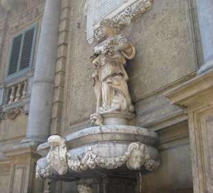 Brunnen einer Hausfront