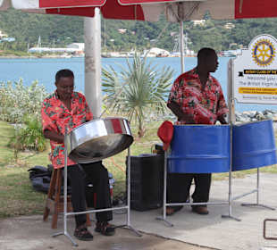 Begrüßung an der Pier 