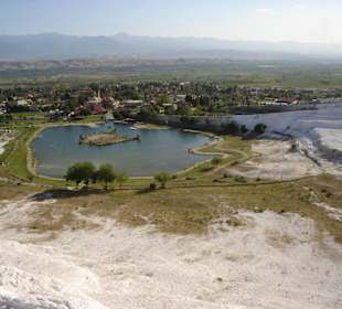 Долина у подножья Памуккале