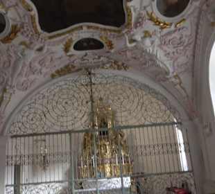 Stift Unserer Lieben Frau zur Alten Kapelle