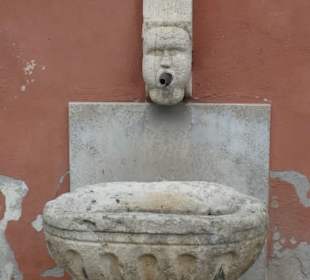 Am Neuen Rathaus von Ochsenfurt