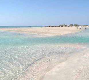 Różowy piasek na Elafonisi