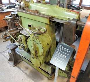 Rundgang durch die Hallen der Gesenkschmiede