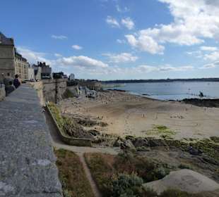 Strand und Felsenschwimmbad