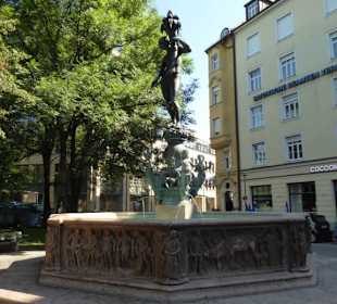 Fortunabrunnen Statue