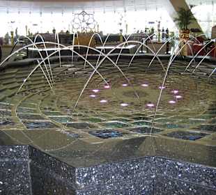 Wasserspiel im Burj Al Arab