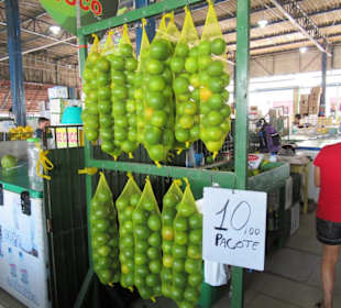 In den Markthallen von Manaus