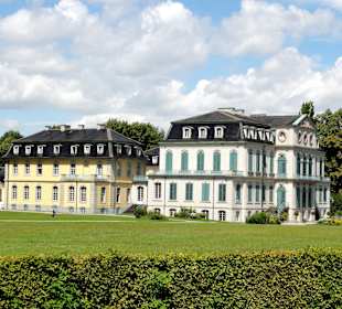 Das Schloss von der Parkseite