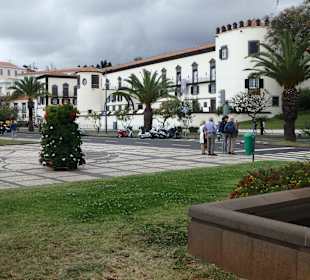 Straßenfront des São Lourenço Palasts