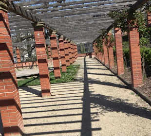 Belvedere im Rosengarten Villa Berg